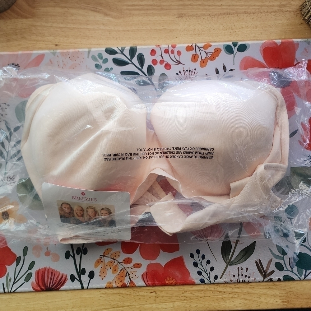 Breezies Nude Underwire Comfort Bra NWT 44DDD - Picture 3 of 7